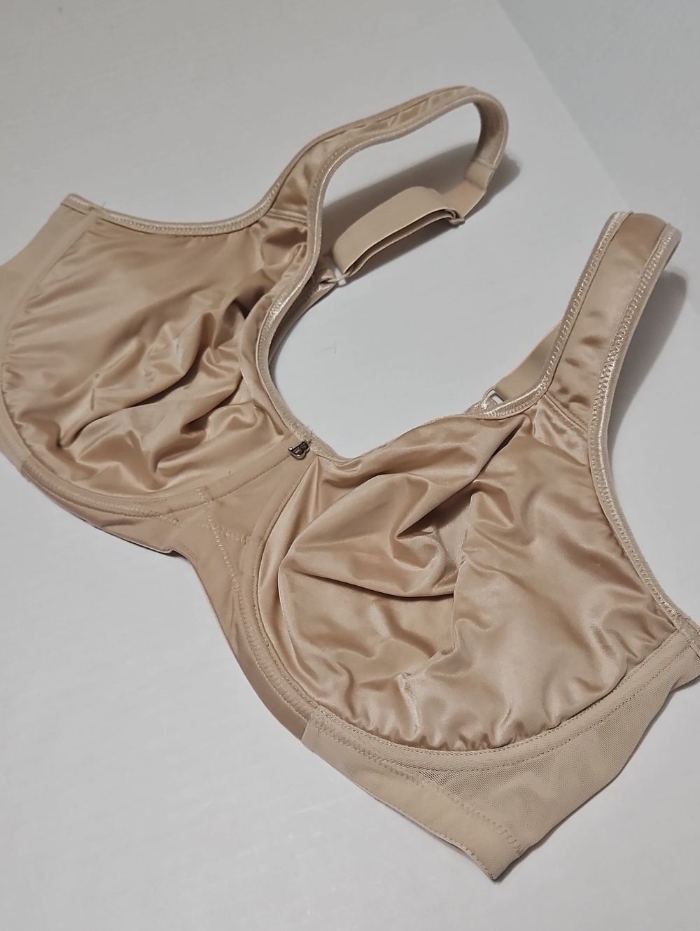 Breezies Beige Full Coverage Smooth Underwire Lined Bra Size 40DD